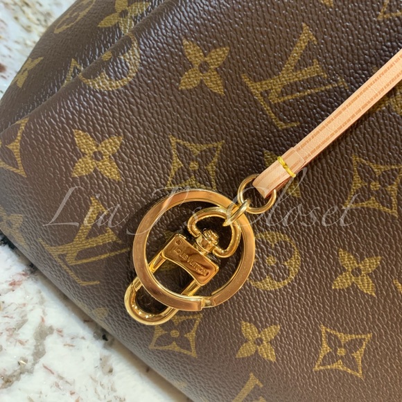 Like New Louis Vuitton Artsy MM Monogram 2017 - Picture 2 of 8
